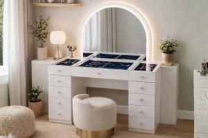 LAVIN DRESSER